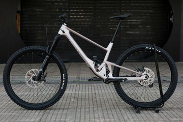 Used SCOR 4060 Shimano Deore 2024 Mountainbike, Light Gray — image 2 of 12