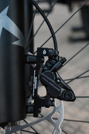 Used SCOR 4060 Shimano Deore 2024 Mountainbike, Light Gray — image 5 of 12