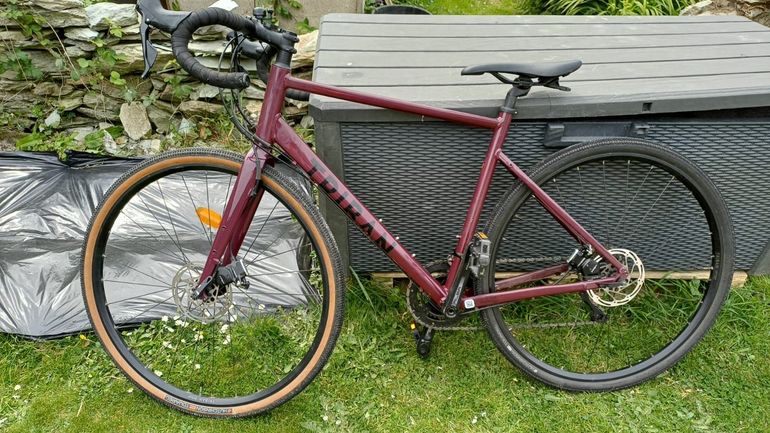 Used TRIBAN Men's Gravel Bike GRVL 520 Subcompact 2025 2025 Road & Gravel, Viola — image 2 of 8