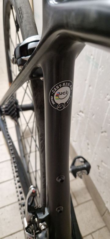 Tweedehands Canyon Ultimate CF SLX 9.0 2018 2018 Road & Gravel — afbeelding 4 van 5