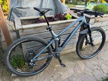Tweedehands YT Industries Izzo SRAM GX Eagle AXS 2022 Mountainbike — afbeelding 1 van 12