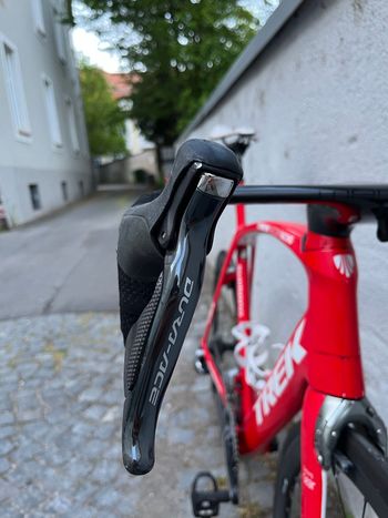 Used Trek Madone Race Shop Limited H1 2016 2016 Road & Gravel, Rot — image 12 of 25