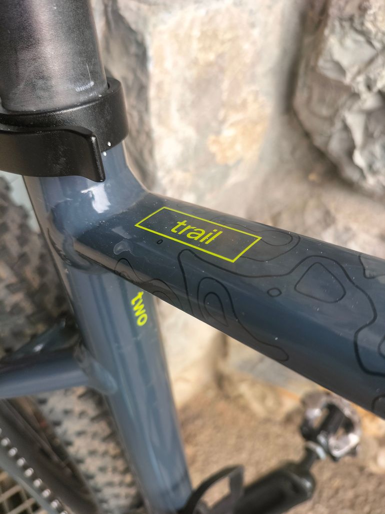 Used Cannondale Trail Two 2022 Mountainbike, Light Gray — image 2 of 5