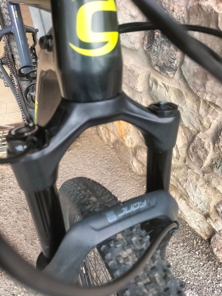 Used Cannondale Trail Two 2022 Mountainbike, Light Gray — image 4 of 5
