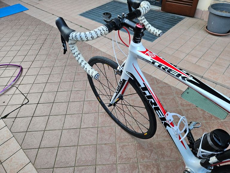 Used Trek Madone SRAM Red eTap AXS 2013 Road & Gravel, White — image 2 of 6