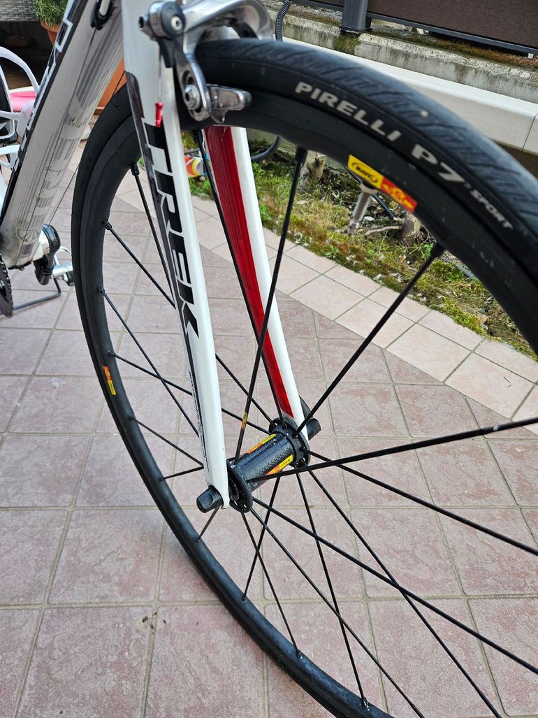 Used Trek Madone SRAM Red eTap AXS 2013 Road & Gravel, White — image 5 of 6