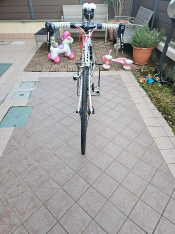 Used Trek Madone SRAM Red eTap AXS 2013 Road & Gravel, White — image 4 of 6