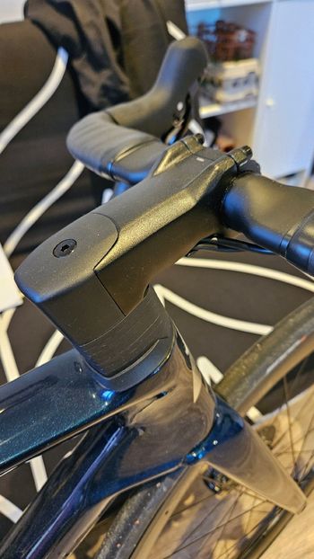 Used Lapierre Xelius DRS 5.0 2025 2025 Road & Gravel — image 9 of 12