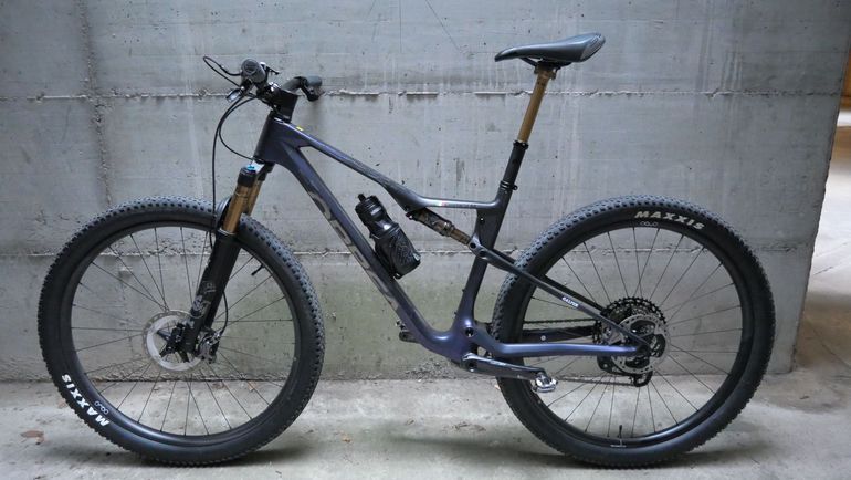 Used Orbea Oiz SRAM GX Eagle AXS 2023 Mountainbike, Morado — image 1 of 6