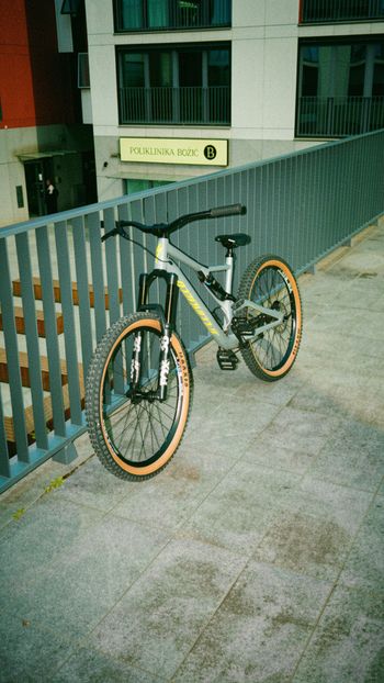 Used Specialized Specialized Stumpjumper Alloy 2020 Mountainbike, Light Gray — image 2 of 6