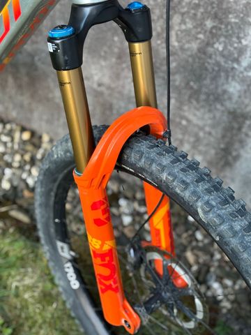 Tweedehands Pivot Firebird Shimano XTR 2024 Mountainbike — afbeelding 3 van 9