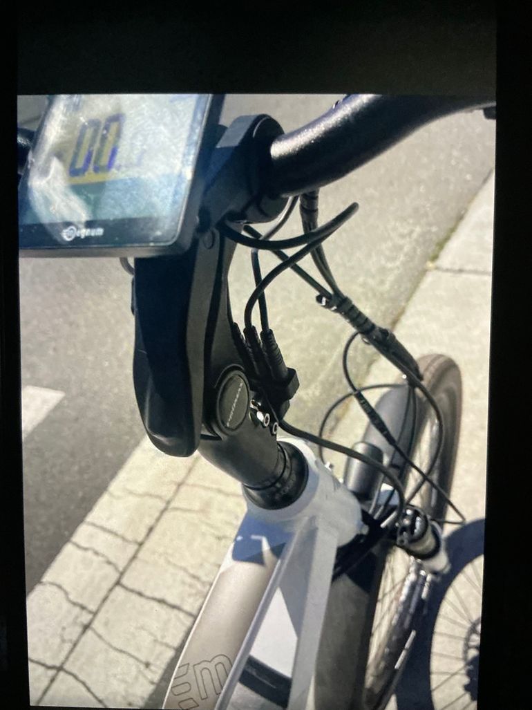 Used Magnum Metro 750 2023 Road & Gravel, White — image 3 of 3