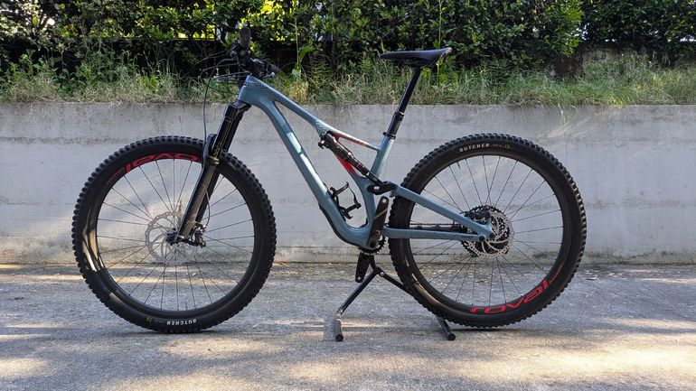 Used Specialized Men's Stumpjumper Expert 29 2019 2019 Mountainbike, Blue, 29 — image 2 of 12