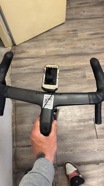 Used Specialized Tarmac Shimano Dura Ace Di2 2025 Road & Gravel, Black — image 7 of 10