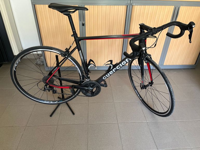Used Guerciotti Guerciotti Custom Shimano 105 2017 Road & Gravel, Schwarz — image 1 of 4