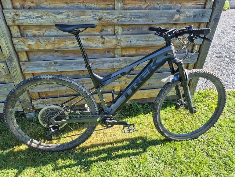 Used Trek E-caliber 9.6 2021 2021 Mountainbike — image 1 of 6