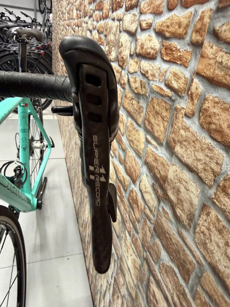 Used Bianchi Specialissima CV 2016 Road & Gravel, Blue — image 5 of 9