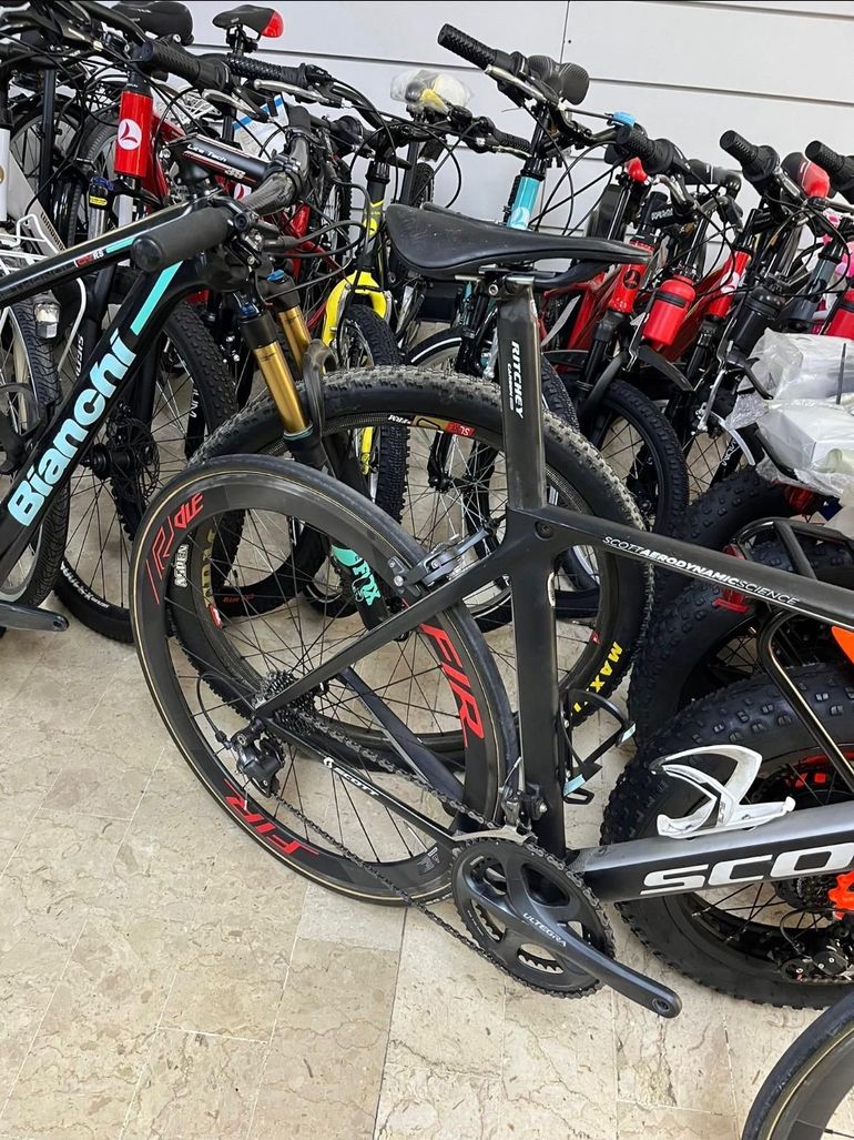 Used Scott Foil 20 2017 2017 Road & Gravel, Black — image 2 of 10