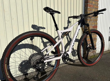 Used Orbea OIZ M TEAM TR 2022 2022 Mountainbike, Black, 29 — image 2 of 3