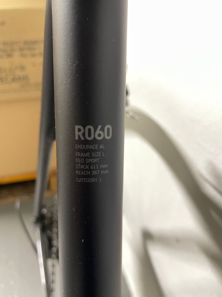 Used Canyon Endurace Shimano 105 2021 Road & Gravel, Hellgrau — image 3 of 5