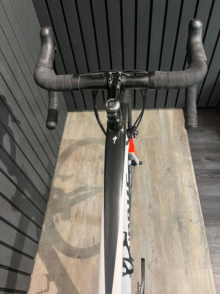 Used Specialized Tarmac Shimano Dura Ace 2018 Road & Gravel, White — image 4 of 7