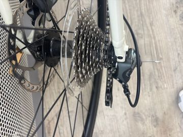 Brugt Trek Domane Shimano Tiagra 2024 Road & Gravel — billede 2 af 7