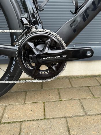 Used Pinarello DOGMA F DURA ACE Di2 Disc 2023 2023 Road & Gravel, Negro — image 2 of 9