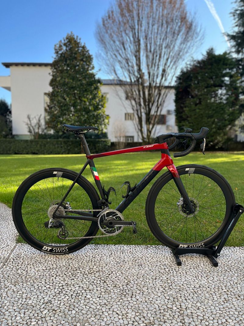 Colnago C68 Disc Daytona Pro Bike 2024 2024 Road & Gravel usato