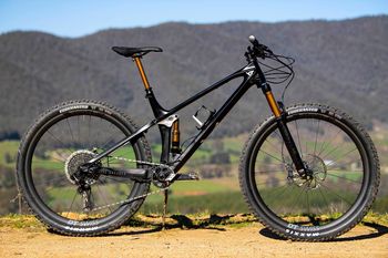 YT Industries, IZZO Pro Race 2020