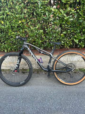 Gebrauchtes Canyon Lux CF 6 2022 2022 MTB