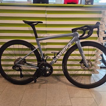 Specialized Tarmac Shimano Ultegra Di2 2025 Road & Gravel usato