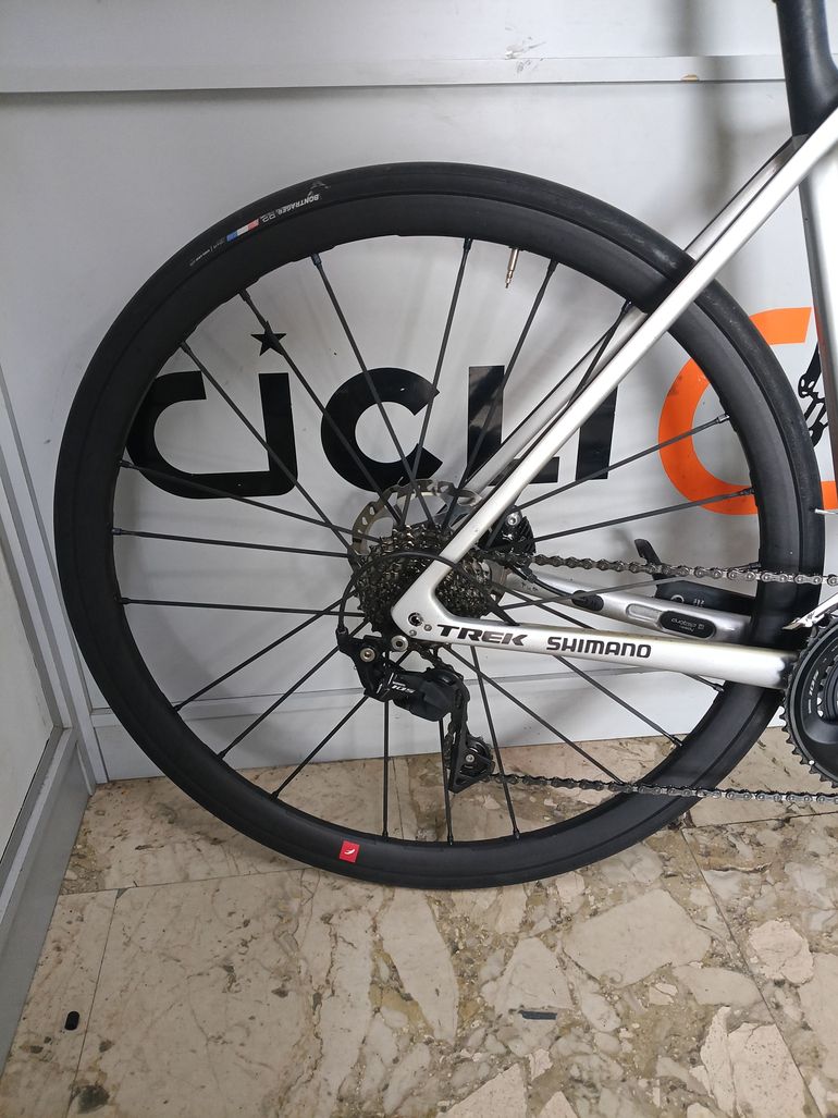 Used Trek Émonda SL 5 2024 2024 Road & Gravel, Light Gray — image 3 of 7