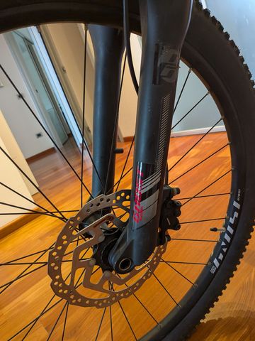 Used Ghost Nirvana Tour 2021 Mountainbike, Red — image 5 of 9