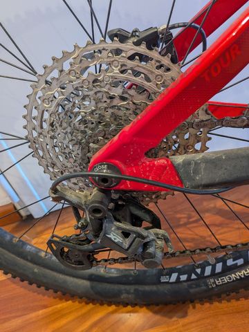 Used Ghost Nirvana Tour 2021 Mountainbike, Red — image 6 of 9