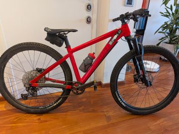 Used Ghost Nirvana Tour 2021 Mountainbike, Red — image 1 of 9