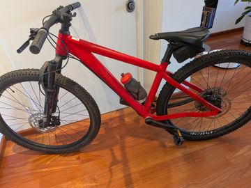 Used Ghost Nirvana Tour 2021 Mountainbike, Red — image 2 of 9