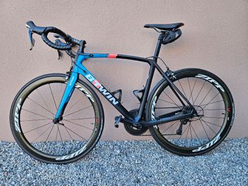 DECATHLON, DECATHLON Custom Shimano 105