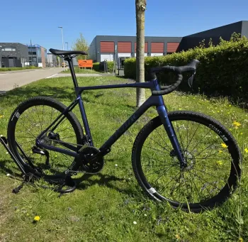 Used Isaac Kaon L Sapphire Blue Shimano R7150 105 DI2 2026 Racefiets & gravel