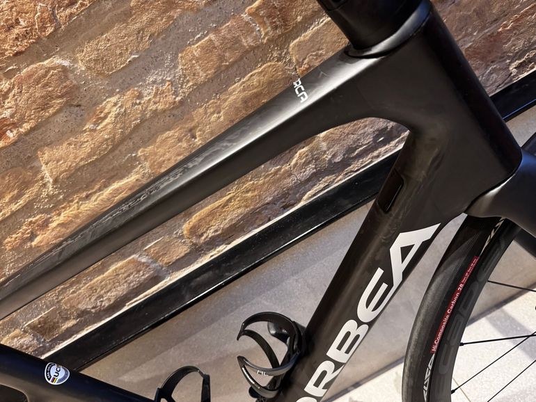 Used Orbea Orca SRAM Red eTap AXS 2023 Road & Gravel — image 8 of 13