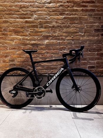 Used Orbea Orca SRAM Red eTap AXS 2023 Road & Gravel — image 12 of 13