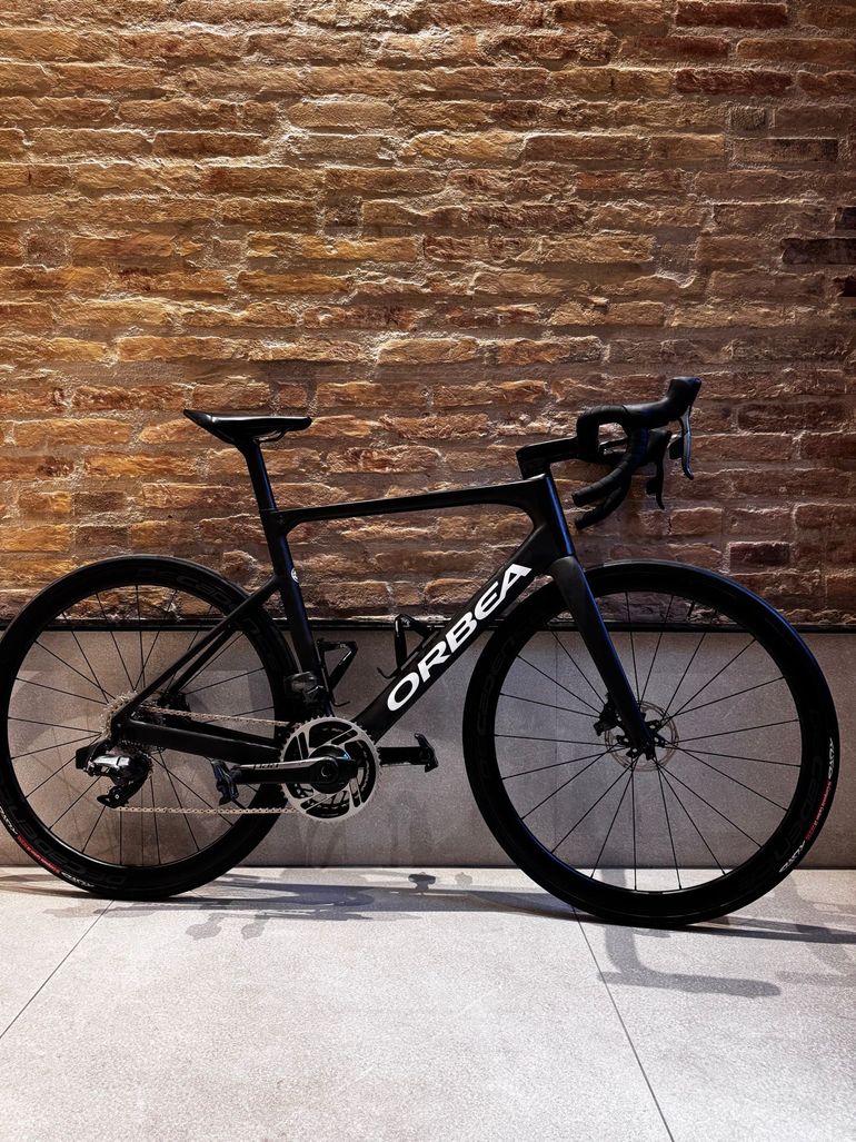 Used Orbea Orca SRAM Red eTap AXS 2023 Road & Gravel — image 12 of 13