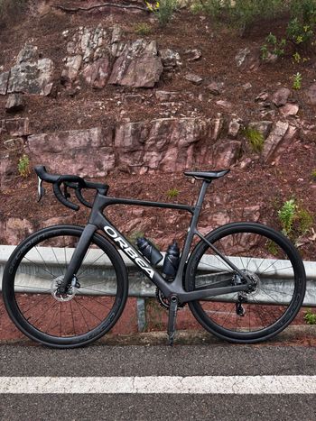 Used Orbea Orca SRAM Red eTap AXS 2023 Road & Gravel — image 2 of 13
