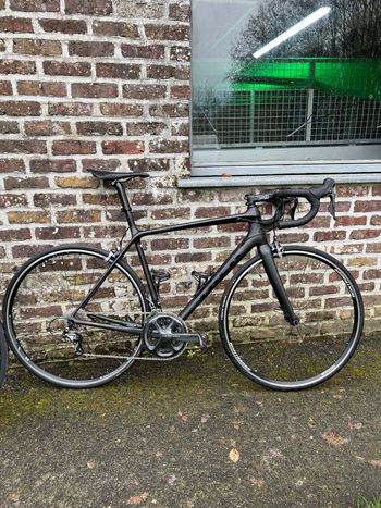 Used Trek Émonda SL 6 2017 2017 Road & Gravel, Black — image 1 of 9