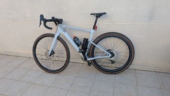 Used Cannondale Topstone Carbon 2 L 2023 2023 Road & Gravel, White — image 2 of 5
