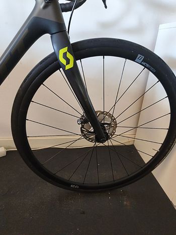 Used Scott Addict 10 disc carbon 2021 2021 Road & Gravel, Black — image 16 of 16