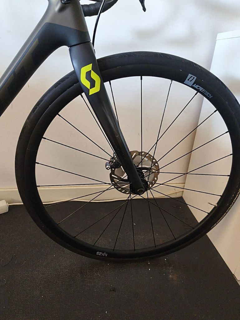 Used Scott Addict 10 disc carbon 2021 2021 Road & Gravel, Black — image 16 of 16
