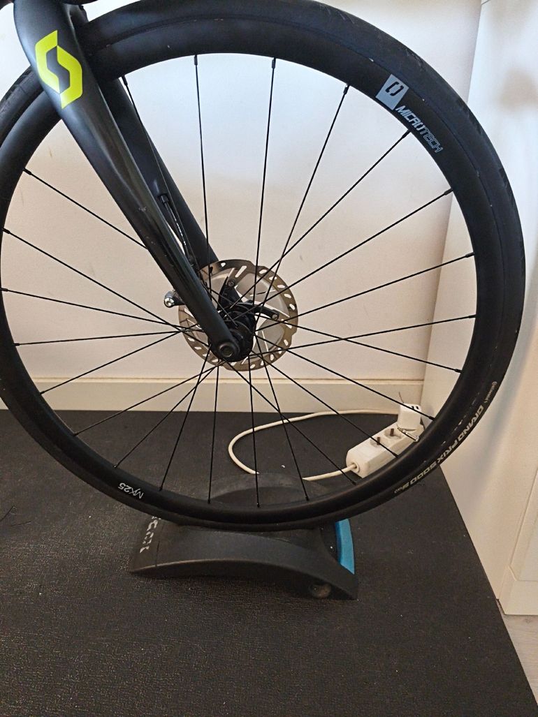 Used Scott Addict 10 disc carbon 2021 2021 Road & Gravel, Black — image 15 of 16