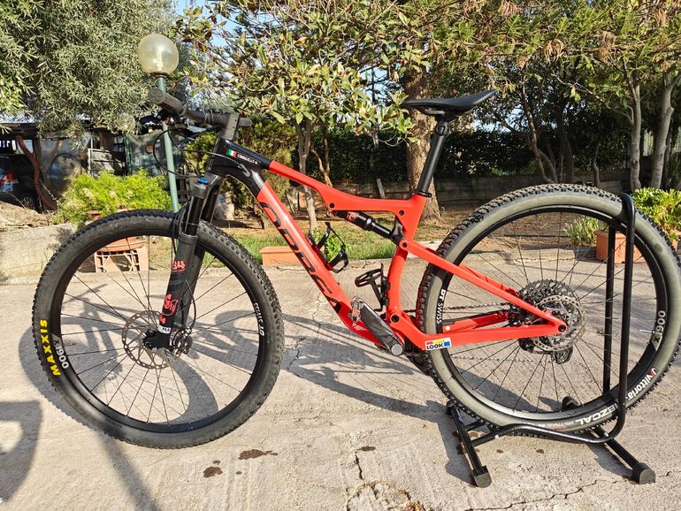 Used Orbea OIZ M11-AXS 2022 2022 Mountainbike, Rot, 29 — image 2 of 5