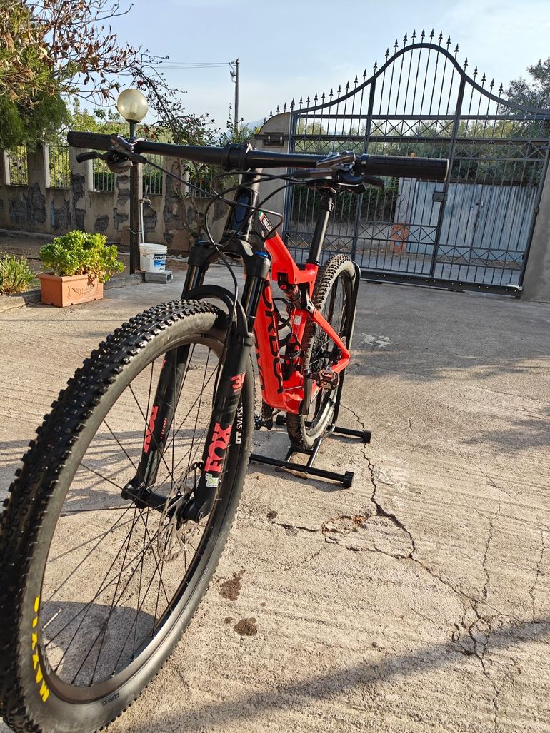 Used Orbea OIZ M11-AXS 2022 2022 Mountainbike, Rot, 29 — image 4 of 5