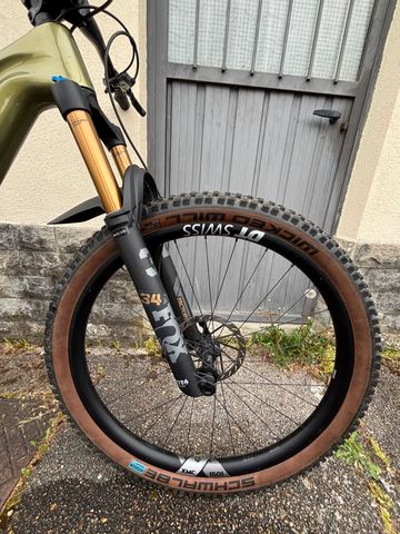 Canyon Neuron CF 9 SL 2024 2024 Mountainbike de segunda mano, Verde — imagen 3 de 8
